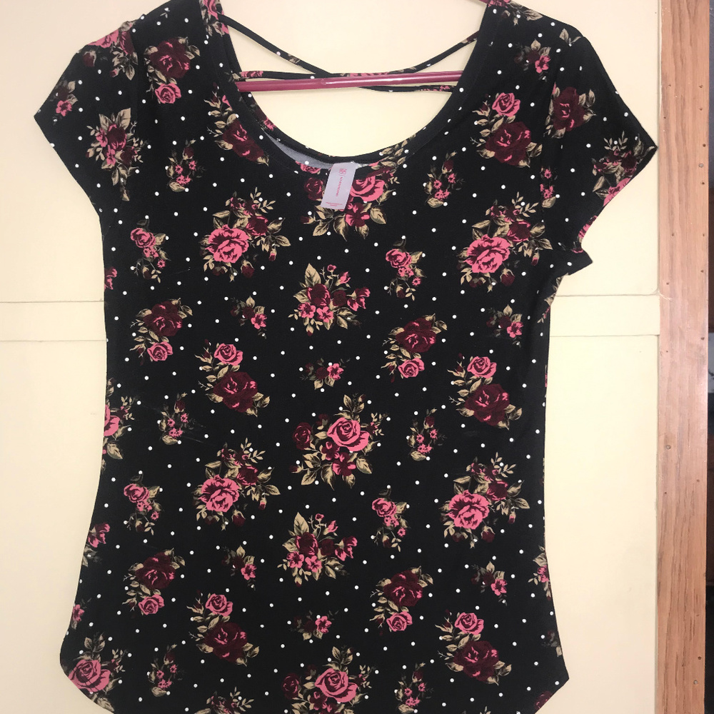 No Boundaries patterned tee